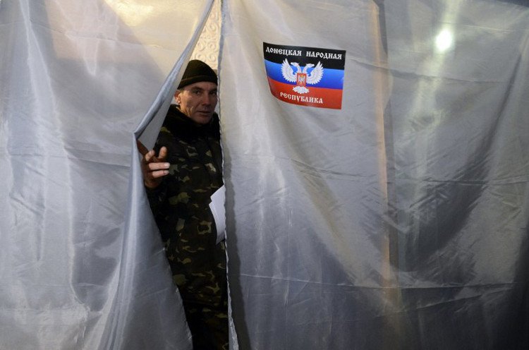 أوكرانيا توقظ عفريت الحرب الباردة بين روسيا والغرب 