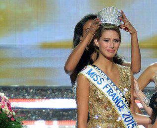 الحائزة على لقب ملكة جمال فرنسا "كاميال سيرف"