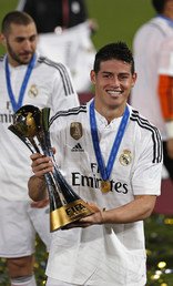 الكولومبي خاميس رودريغيز نجم ريال مدريد يعانق كأس العالم للأندية