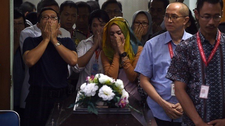 التعرف على هوية أول ضحايا الطائرة الماليزية 