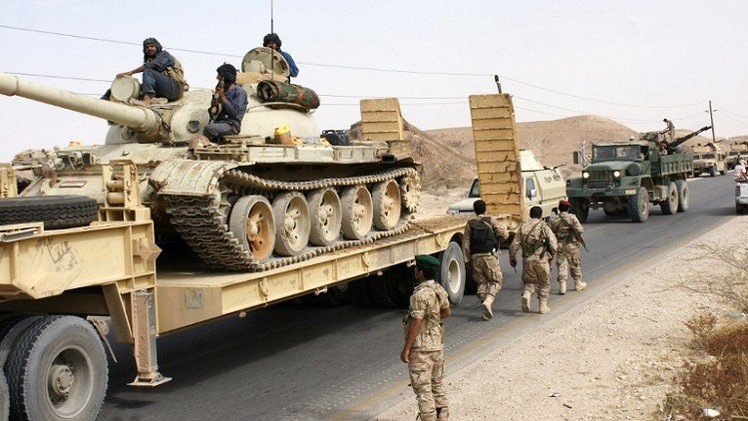 مسلحون يستولون على كتيبة عسكرية في اليمن وأنباء عن سقوط قتلى