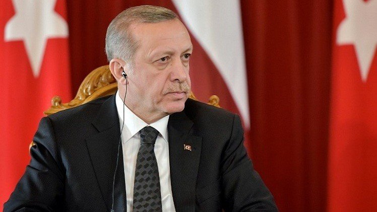  محاكمة 13 شرطيا تركيا بتهمة التنصت على أردوغان