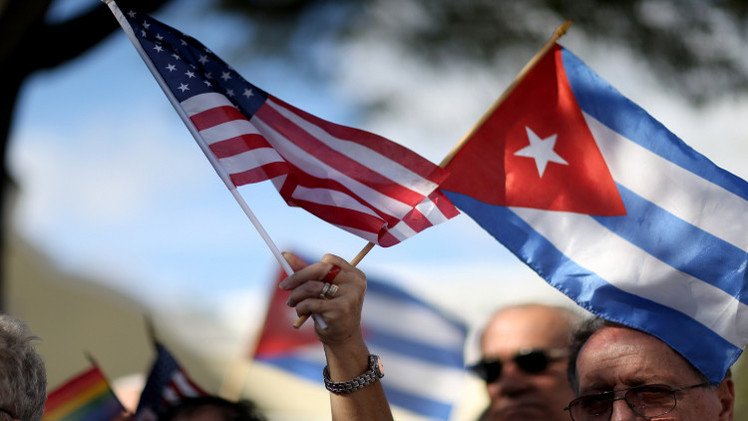 أعضاء في الكونغرس يسعون لإلغاء قوانين تقييد السفر إلى كوبا 