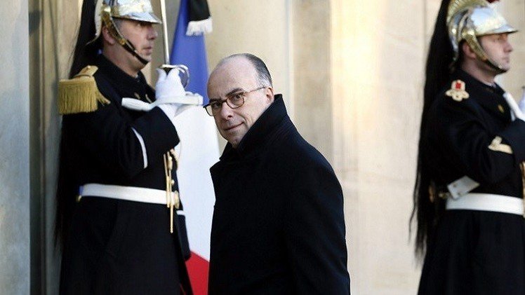 وزير الداخلية الفرنسي يدين الهجمات على المساجد بعد حادث 