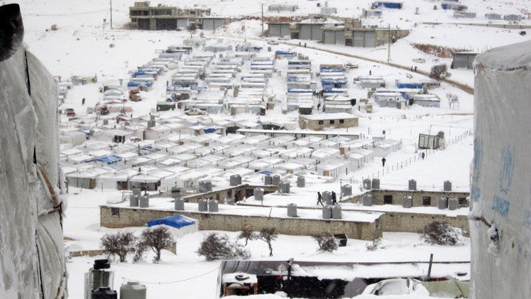 14 قتيلا سوريا ببرد "زينة" وحياة مائة ألف لاجئ بلبنان مهددة