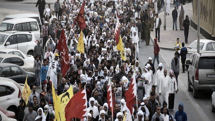 البحرين.. اشتباكات بين الشرطة ومحتجين على احتجاز زعيم معارض