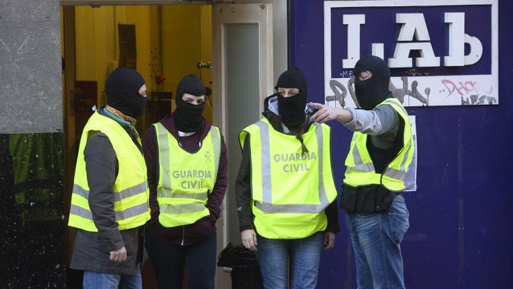 القبض على 16 من أنصار منظمة إيتا الإرهابية في إسبانيا