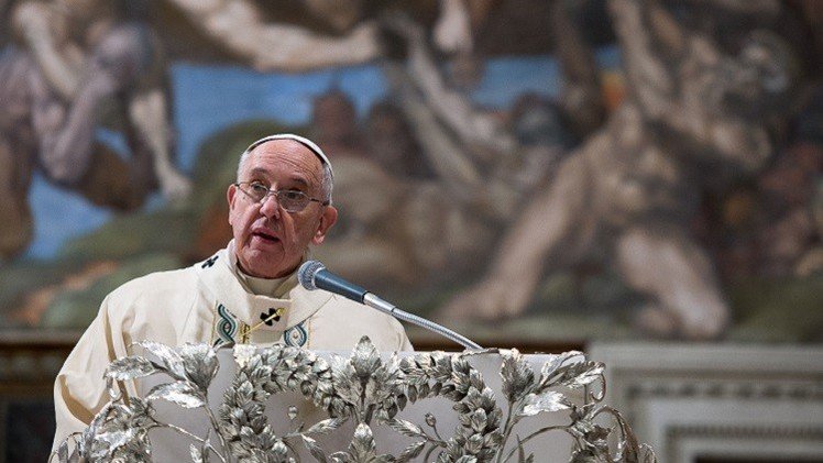 الفاتيكان ينفي أنباء عن تخطيط 