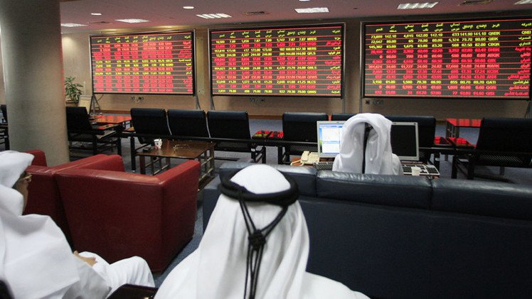 المؤشرات الخليجية تتراجع بعد هبوط أسعار النفط 