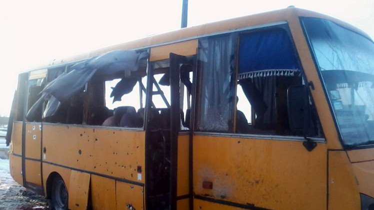 أوكرانيا.. 11 قتيلا و17 جريحا في قصف حافلة ركاب قرب دونيتسك
