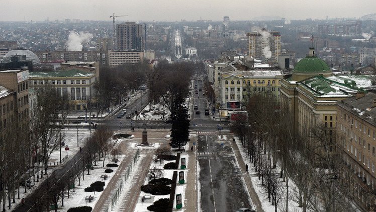 تضارب الأنباء بشأن سقوط قذيفة على حافلة في دونيتسك