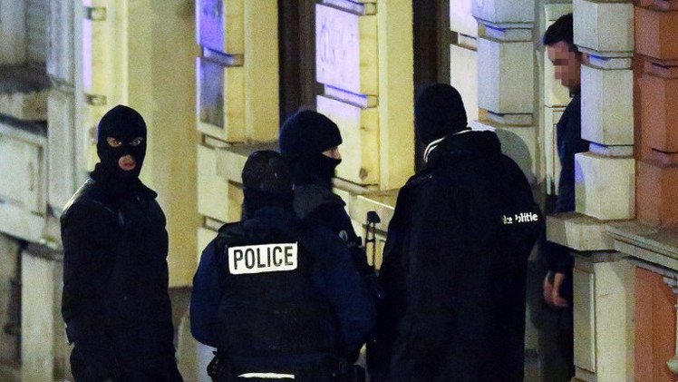 بلجيكا توقف أربعة متشددين متجهين الى سوريا
