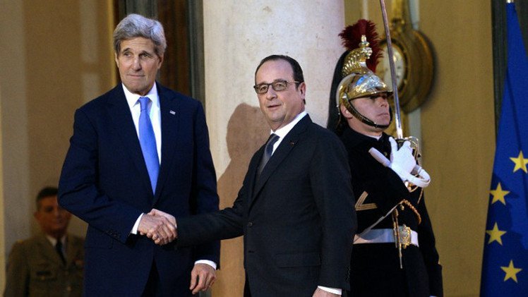 هولاند يدعو كيري للتعاون في إيجاد الحلول المطلوبة لمكافحة الإرهاب
