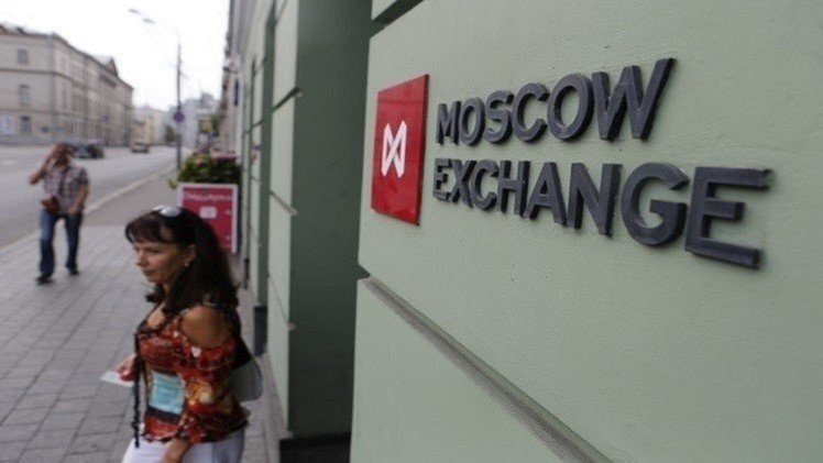 بورصة موسكو تنهي التداولات في المنطقة الحمراء لليوم الثاني على التوالي  