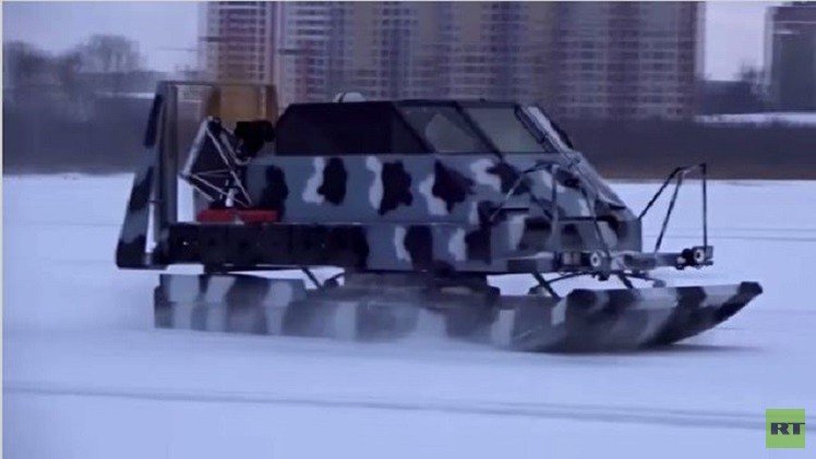 بالفيديو من روسيا.. مركبات غير قابلة للغرق تحت الجليد 