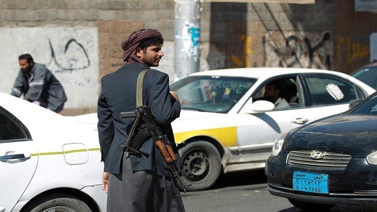 صنعاء تنفي إطلاق سراح بن مبارك في أول خرق للاتفاق مع الرئيس