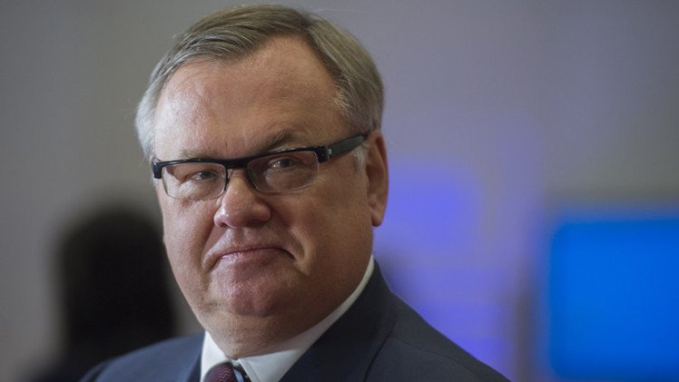 مصرفي روسي: روسيا قادرة على الإيفاء بديونها الخارجية المستحقة في عامي 2015-2016