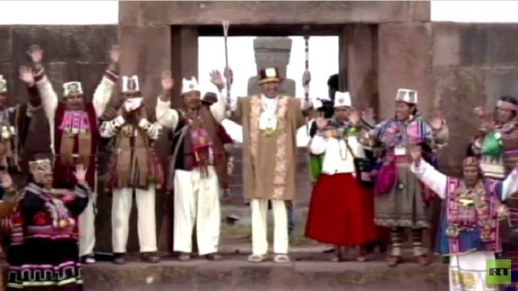 بالفيديو من بوليفيا.. شاهد حفل تتويج الرئيس إيفو موراليس من السكان الأصليين 