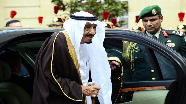 السعوديون يبايعون الملك سلمان