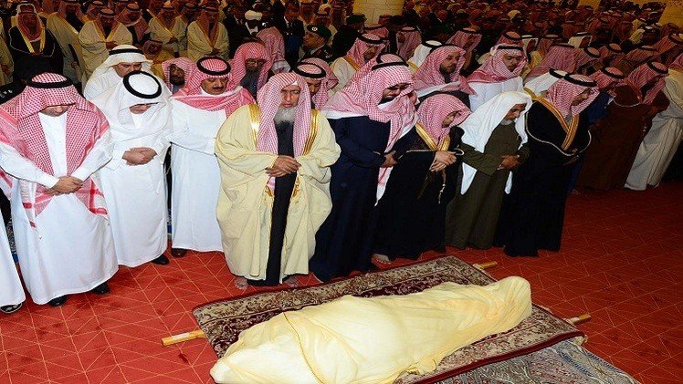 بالصور والفيديو..الملك عبد الله بن عبد العزيز الى مثواه الاخير