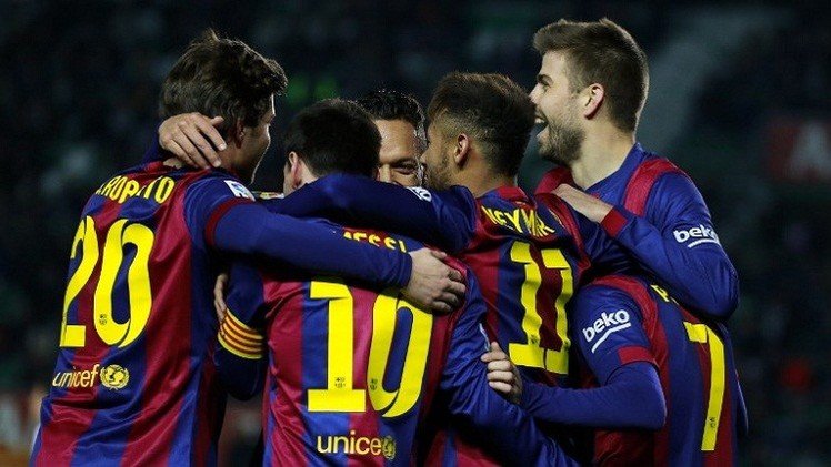 برشلونة يسحق إلتشي ويواصل مطاردته للريال على الصدارة