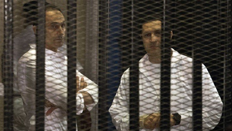 تأجيل إطلاق سراح جمال وعلاء مبارك