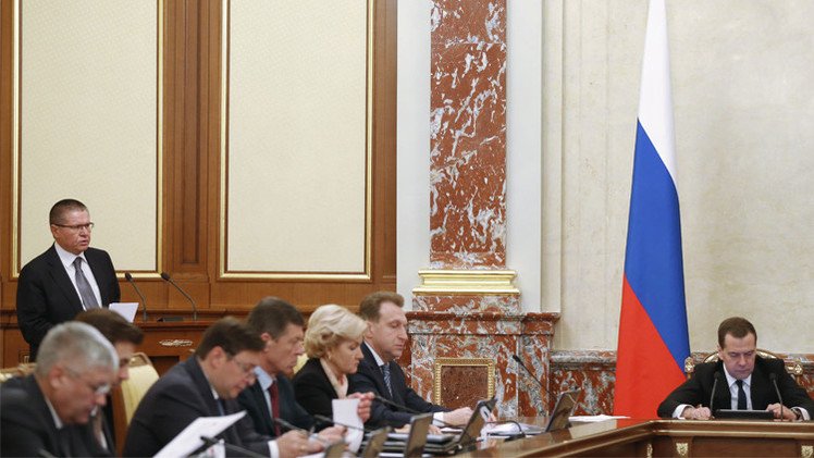 الحكومة الروسية تدعو إلى التنفيذ الفوري لخطة مكافحة الأزمة