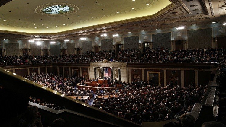 أعضاء في الكونغرس يسعون لإلغاء قوانين تقييد السفر إلى كوبا 