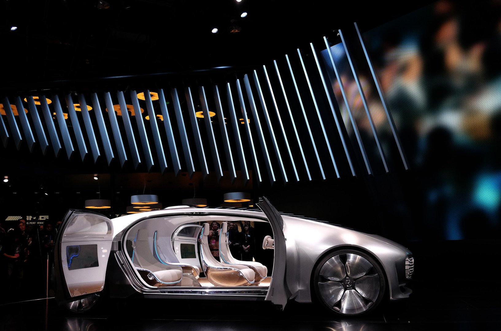 سيارة إف015 الكهربائية من مرسيدس