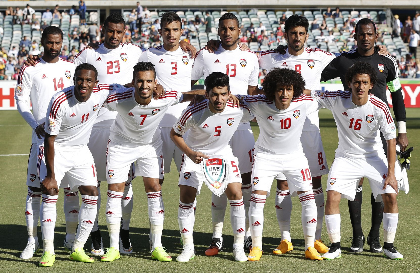 الأبيض الإماراتي أول منتخب عربي يبلغ ربع نهائي كأس آسيا