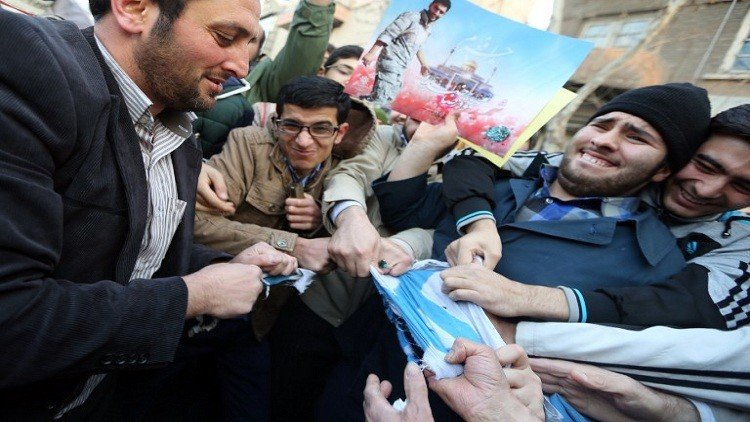 احتجاجات في طهران على رسوم صحيفة 