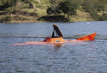 غواصة مصنوعة يدويا بواسطة المزارع الصيني تان يونغ، البالغ من العمر 44 عاما، 24 أكتوبر/تشرين الأول 