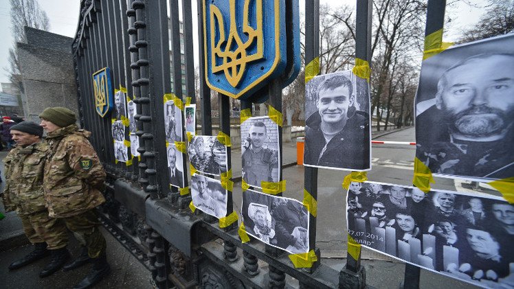 أوكرانيا.. مئات الجنود يطالبون بوروشينكو بالاستقالة