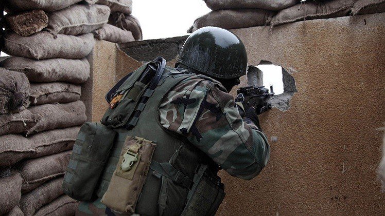 الجيش يقصف مواقع "داعش" غرب بغداد واشتباكات في سامراء وكركوك