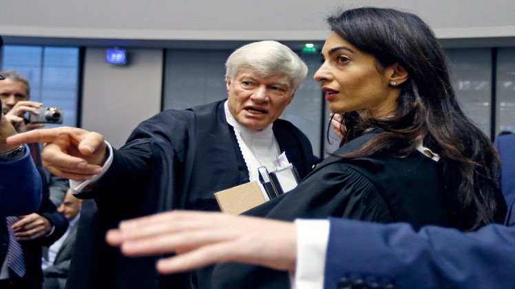 أمل كلوني تطلب مقابلة السيسي 