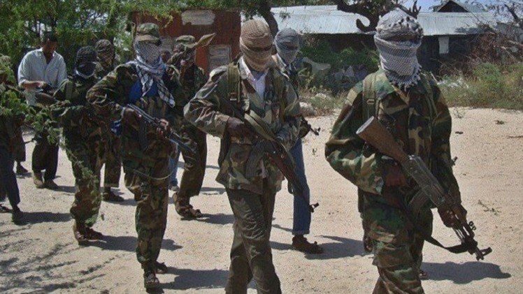 الصومال.. مقتل 4 موظفين بمطار مقديشو وحركة الشباب تتبنى الهجوم