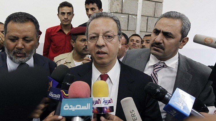 زعيم الحوثيين يدافع عن الإعلان الدستوري ويحذر من إثارة الفوضى
