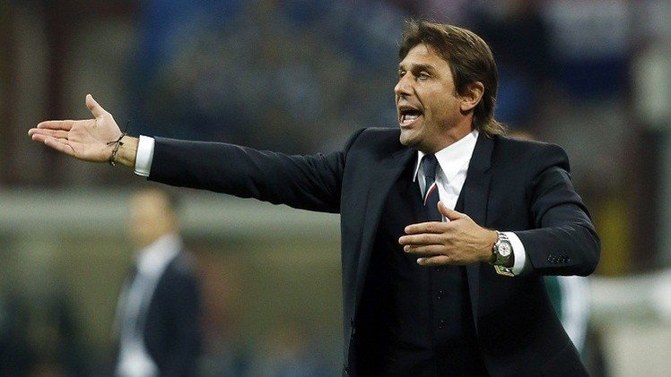 مدرب إيطاليا كونتي بعصبيته المعهودة ينفي خبر نيته الاستقالة 