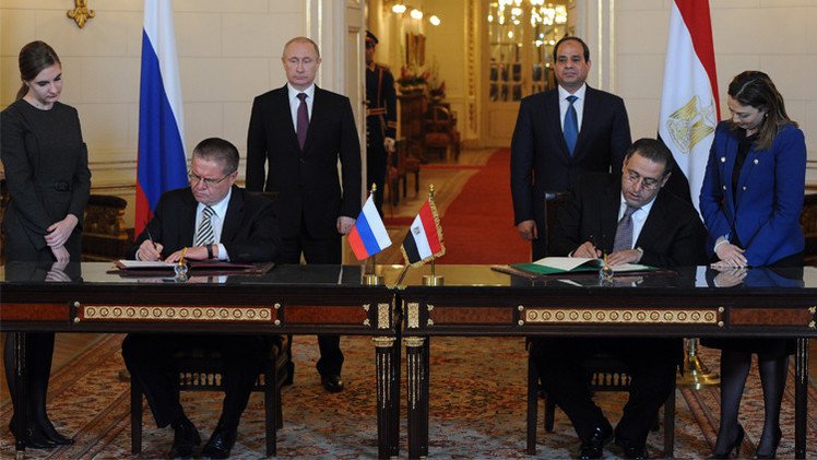 روسيا توقع اتفاقا لبناء محطة كهروذرية لمصر