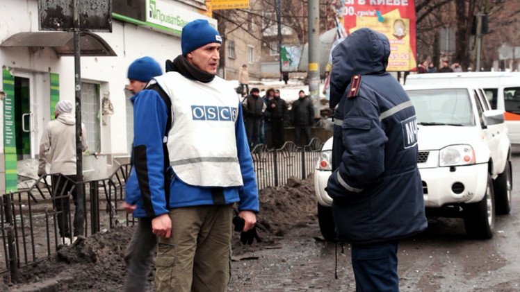 مصرع 5 في قصف محطة حافلات بدونيتسك (فيديو + صور)