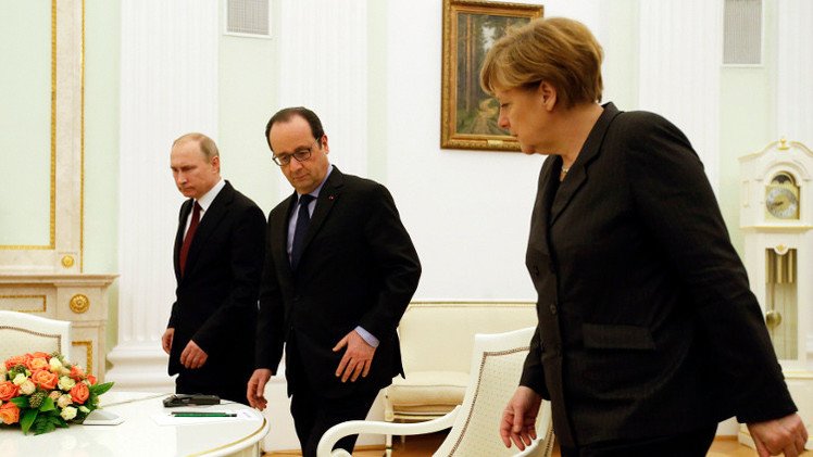 هولاند وميركل يقرران المشاركة في قمة "رباعية نورماندي"