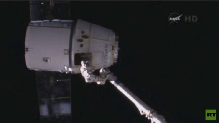 بالفيديو.. المركبة "دراغون" التابعة لشركة "سبيس إكس" تعود للأرض
