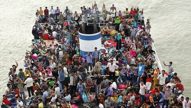 مقتل 7 في غرق عبارة على متنها 200 راكب في بنغلاديش