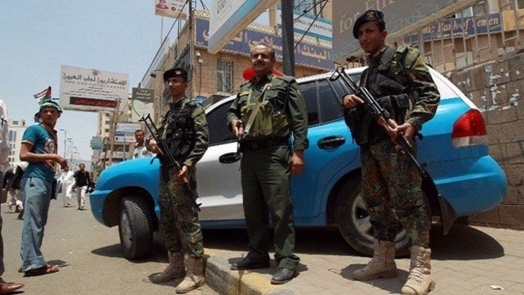  مقتل ضابط يمني في لحج وإصابة 4 أشخاص في حضرموت