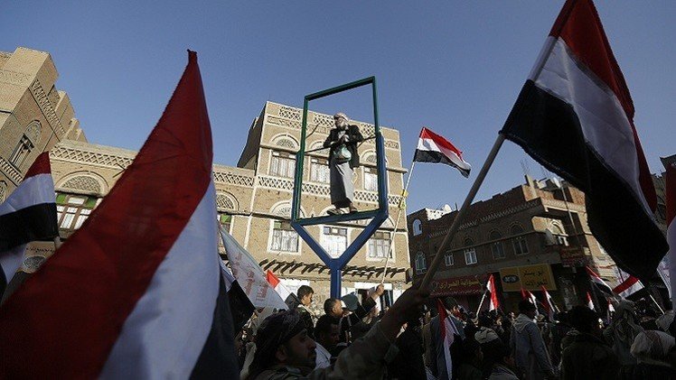 26 قتيلا في مواجهات باليمن ومجلس الأمن يعد قرارا يدعو الحوثيين لترك السلطة