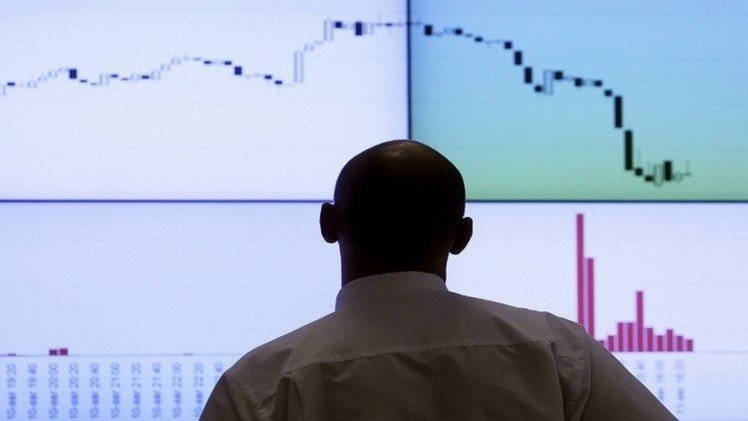 بورصة موسكو تبدأ تعاملات الأسبوع في المنطقة الحمراء 