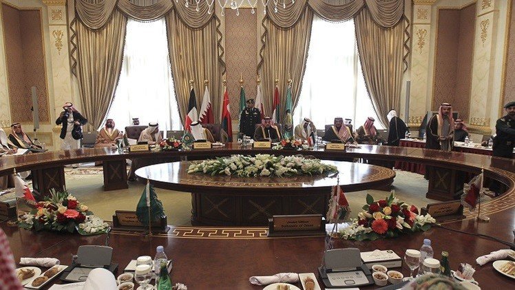 "التعاون الخليجي" يتريث في فرض عقوبات على اليمن