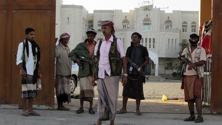 أحد العناصر القبلية اليمنية المسلحة 