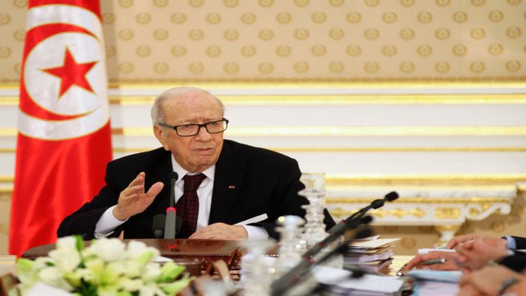 السبسي: تونس أكثر البلدان عرضة لتداعيات الأزمة الليبية