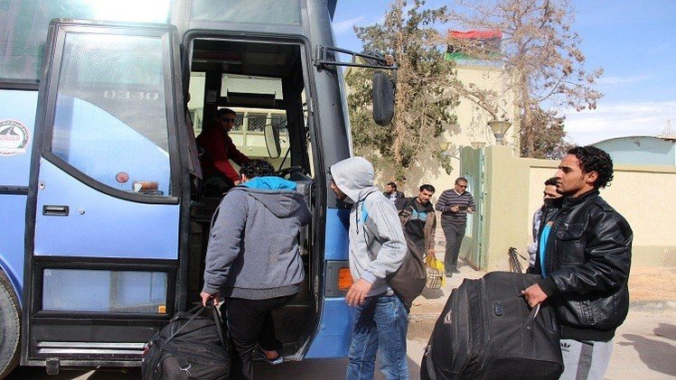 إجلاء مواطنين مصريين من ليبيا عبر تونس 